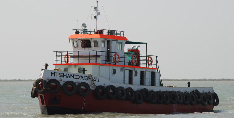 Nawaz Shipping M.T. Shaniya Tug at Jamnagar